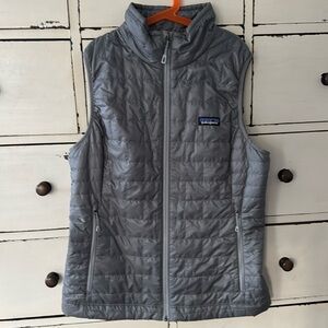 Like New Patagonia Women’s nano puff Medium Vest